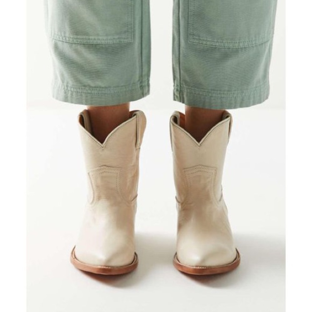 $398 Frye Billy Inside Zip Ivory White Leather Southern Cowboy Short Ankle Boot - Picture 3 of 16
